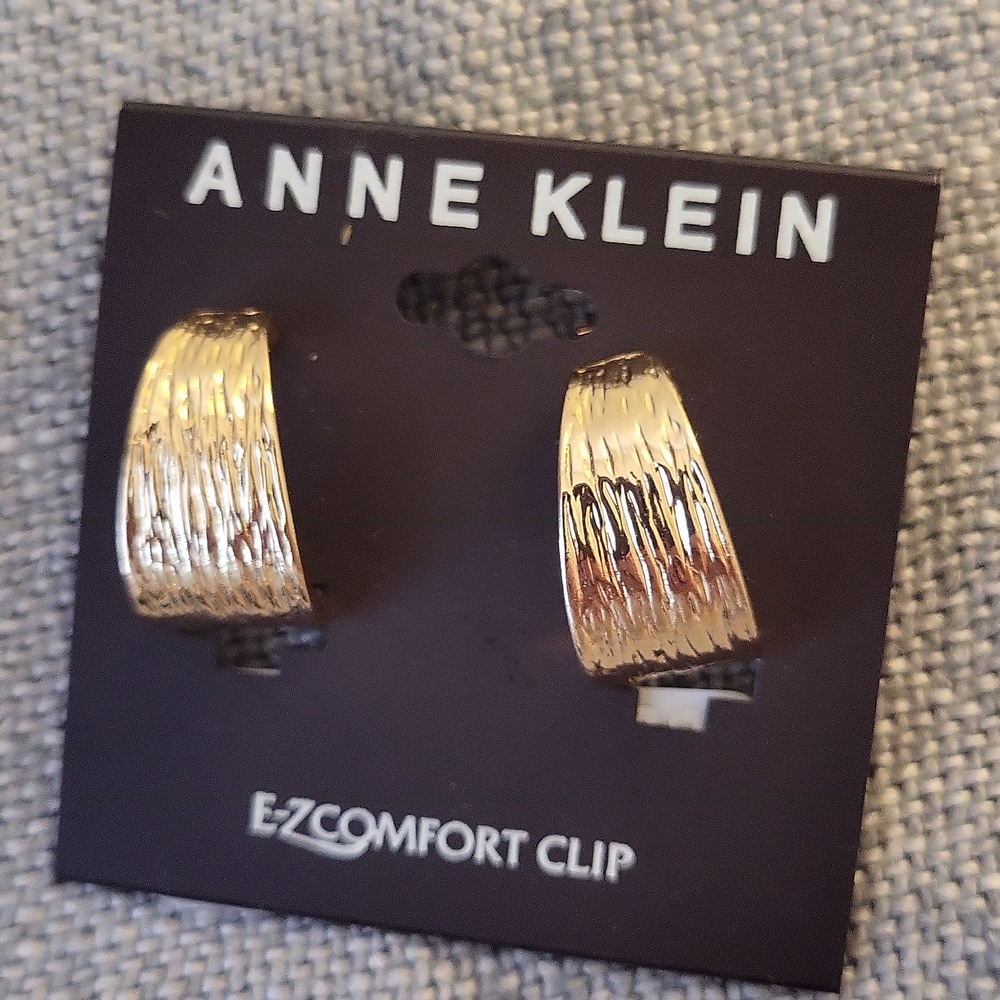 Anne Klein Comfort Clip Goldtone Earrings, 5 Pairs - Picture 6 of 11